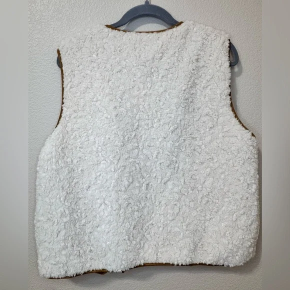Commense Sherpa Teddy Vest – New With Tags - Picture 10 of 14
